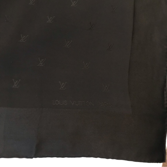 Louis Vuitton Scarf - Picture 2 of 4